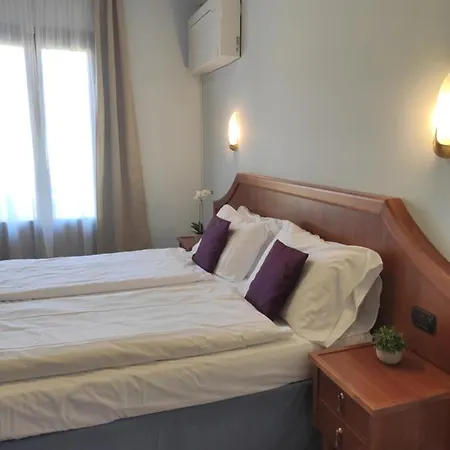 Giardino Hotell 3*